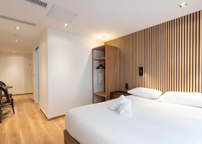 Les Suites Hcr