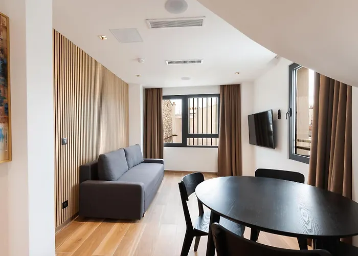 Les Suites Hcr